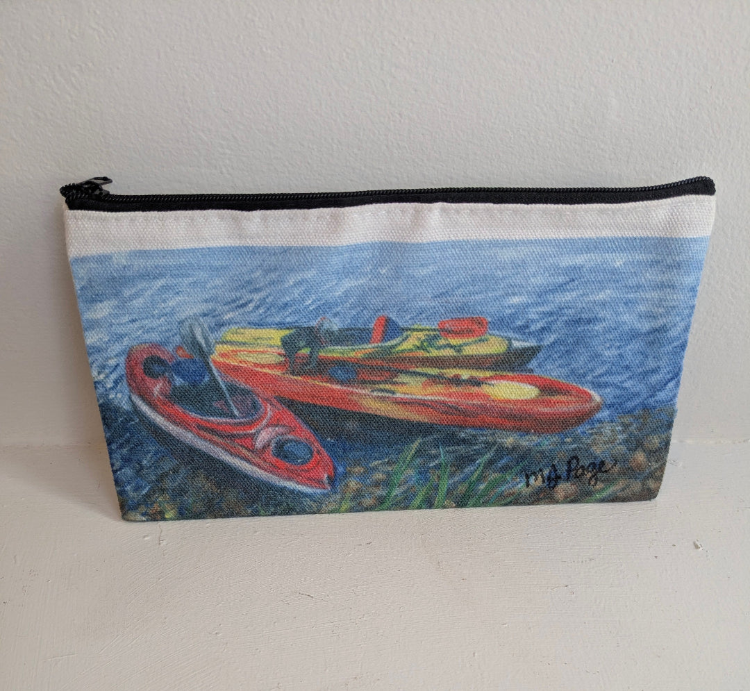 Pouch with kayak design