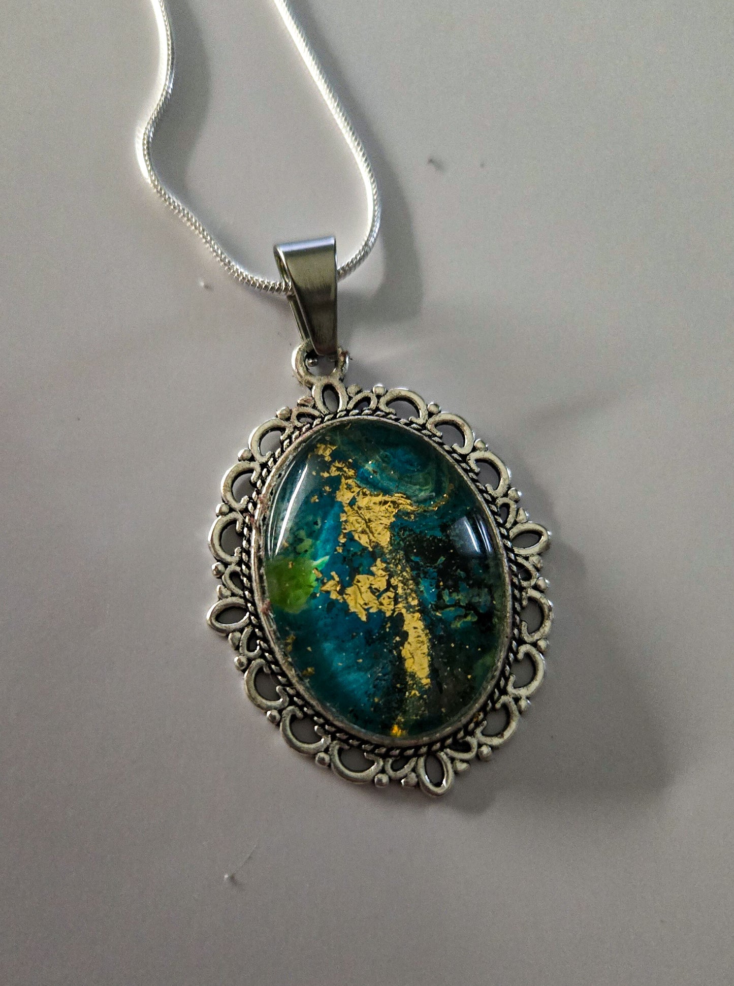 18 inch silver plated necklace acrylic pour